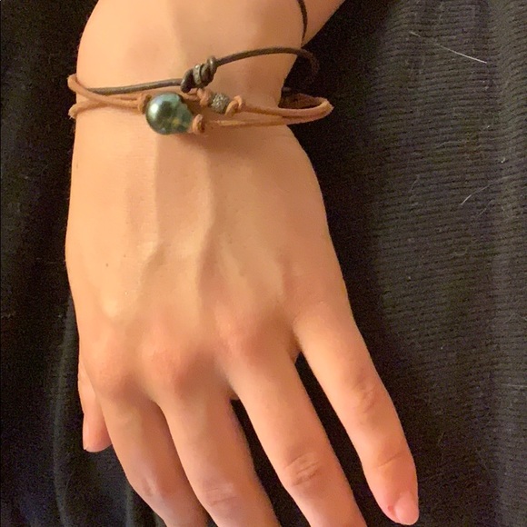 Bundle of three pearl and leather bracelets! New! - Picture 2 of 4